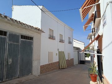 full156424867136838