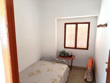 full156424867136832