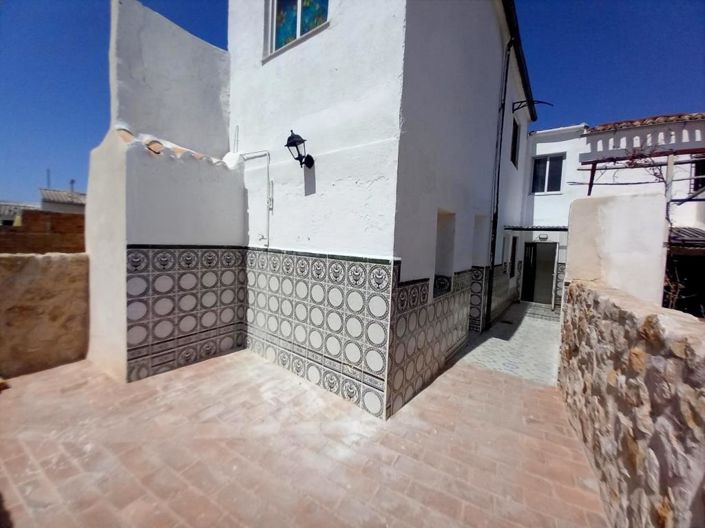Image No.17-2 Bed Townhouse for sale
