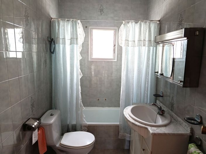 Image No.8-3 Bed Townhouse for sale