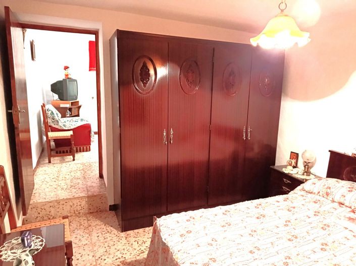 Image No.12-6 Bed Country House for sale