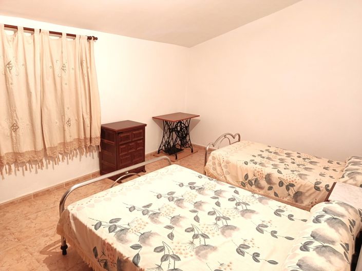 Image No.16-6 Bed Country House for sale