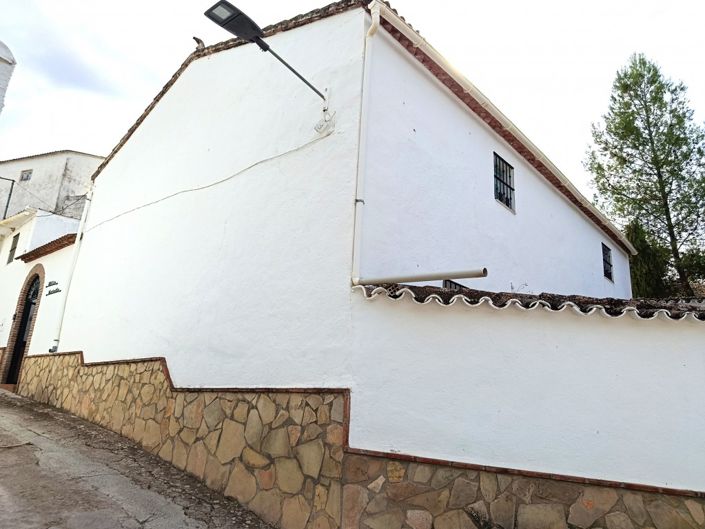 Image No.3-6 Bed Country House for sale