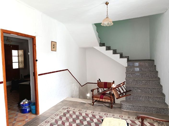 Image No.14-10 Bed Townhouse for sale