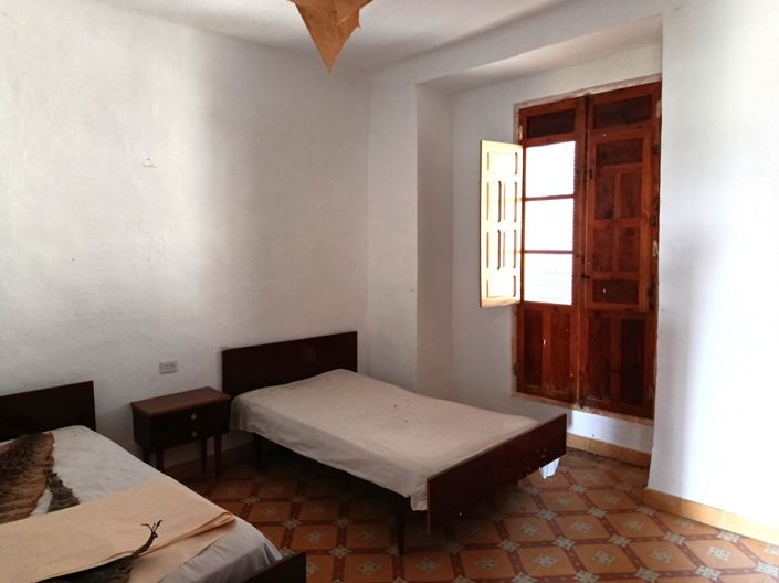 Image No.31-10 Bed Townhouse for sale