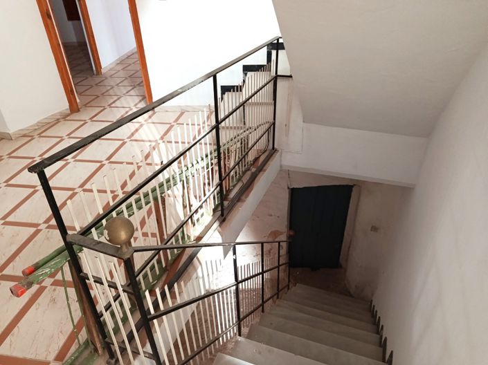 Image No.39-10 Bed Townhouse for sale