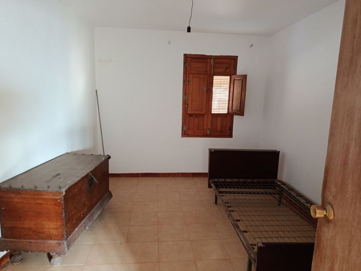 Image No.42-10 Bed Townhouse for sale
