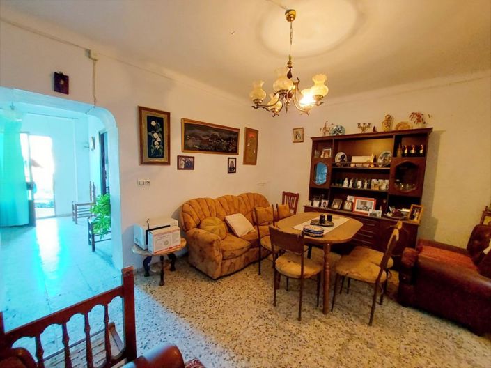 Image No.13-4 Bed Townhouse for sale