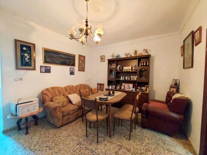 Image No.14-4 Bed Townhouse for sale