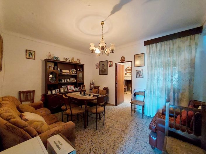 Image No.15-4 Bed Townhouse for sale