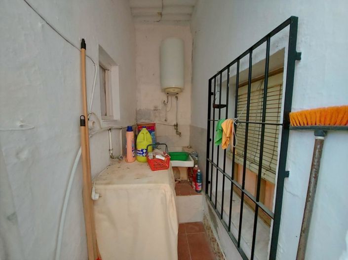 Image No.24-4 Bed Townhouse for sale