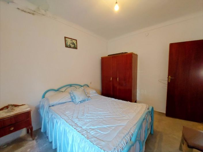 Image No.30-4 Bed Townhouse for sale