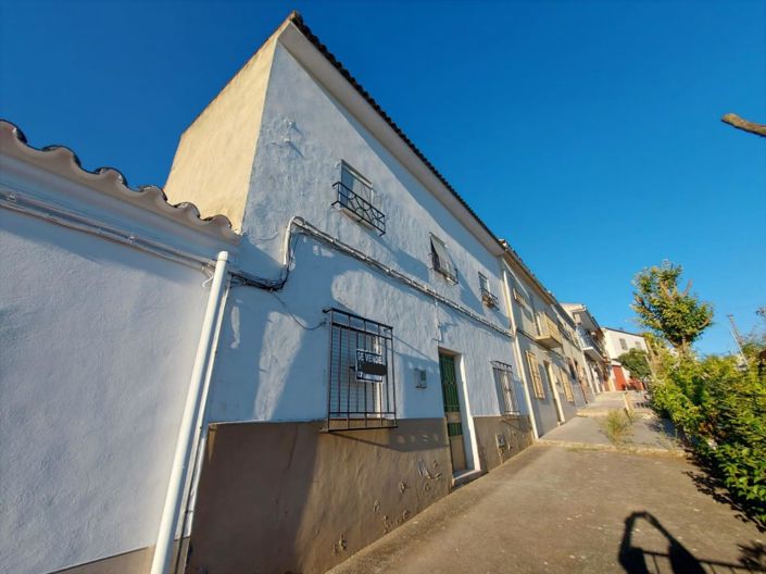 Image No.4-4 Bed Townhouse for sale