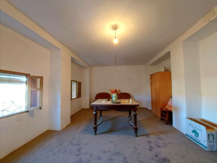 Image No.32-4 Bed Townhouse for sale
