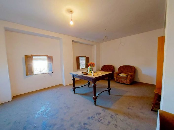 Image No.35-4 Bed Townhouse for sale