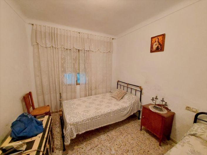 Image No.38-4 Bed Townhouse for sale