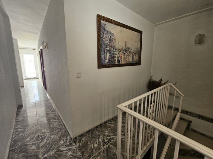 Image No.11-3 Bed Townhouse for sale