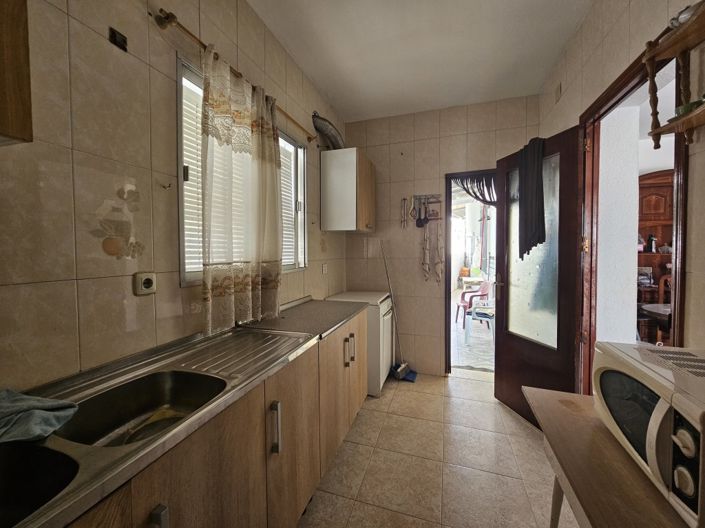 Image No.19-3 Bed Townhouse for sale