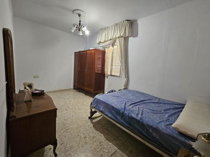 Image No.20-3 Bed Townhouse for sale