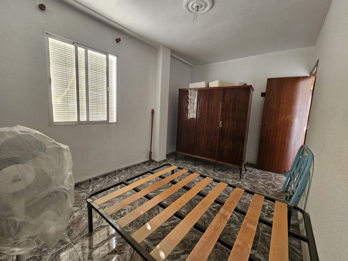 Image No.28-3 Bed Townhouse for sale