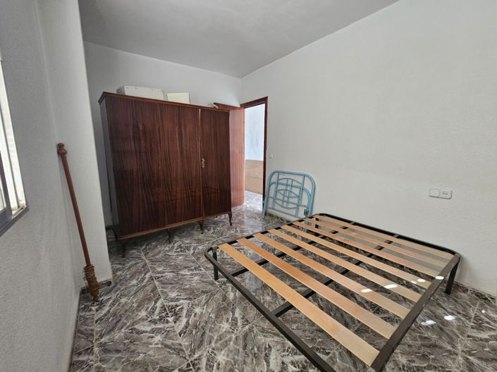 Image No.29-3 Bed Townhouse for sale
