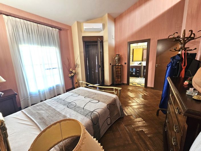 Image No.22-Casa adosada con 4 dormitorios en venta