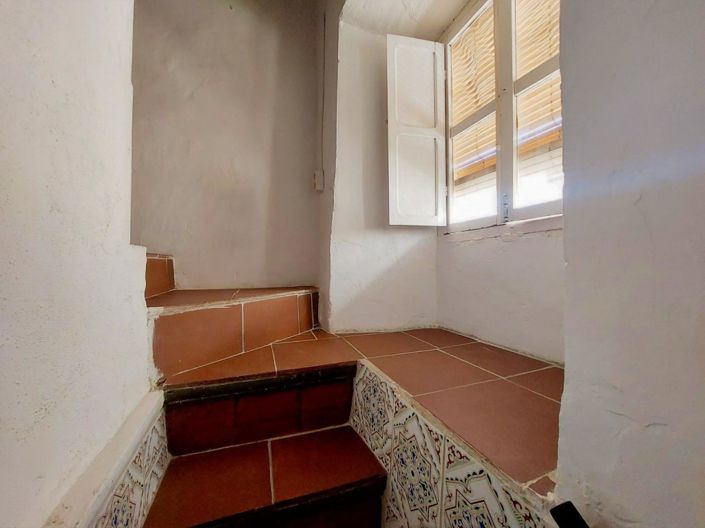 Image No.19-3 Bed Townhouse for sale