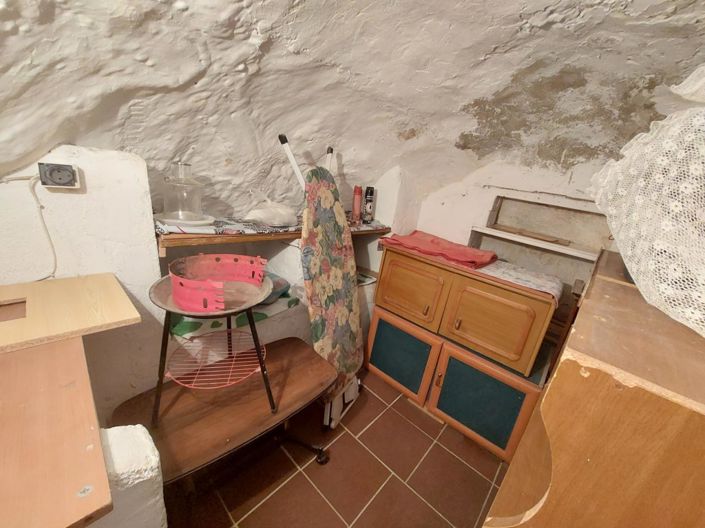 Image No.20-3 Bed Townhouse for sale