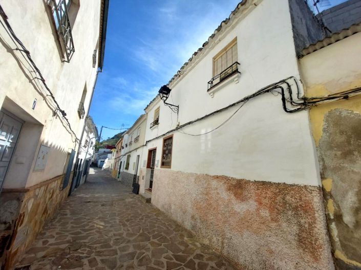Image No.33-3 Bed Townhouse for sale