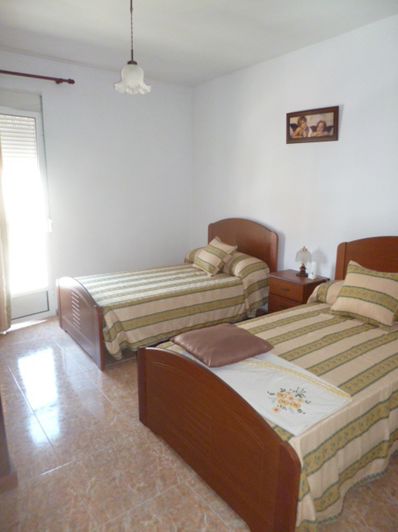 Image No.12-3 Bed Property for sale