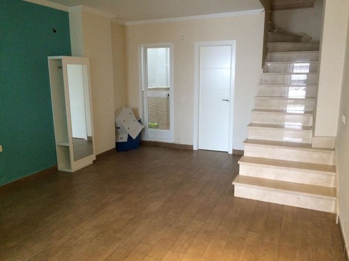 Image No.11-3 Bed Townhouse for sale