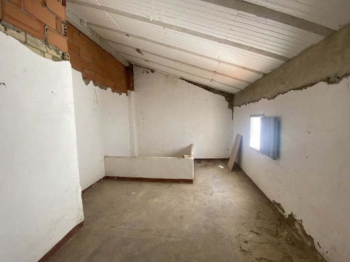 Image No.14-3 Bed Townhouse for sale