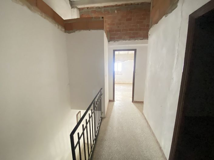 Image No.15-3 Bed Townhouse for sale