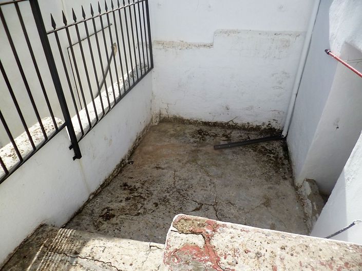 Image No.18-5 Bed Property for sale