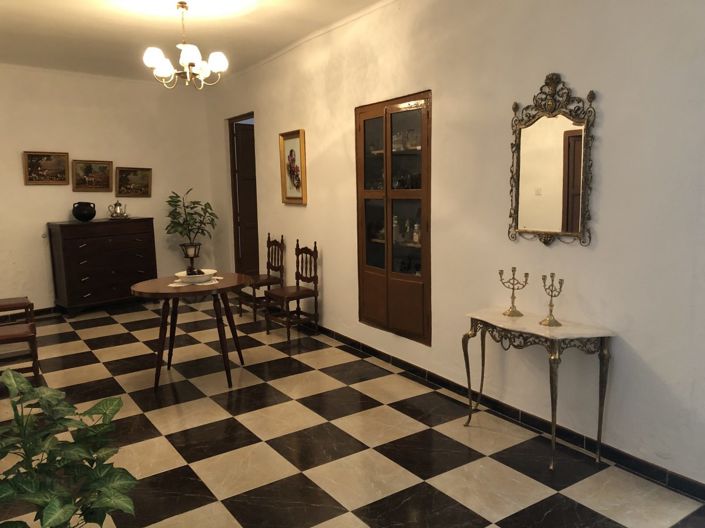 Image No.10-6 Bed Townhouse for sale