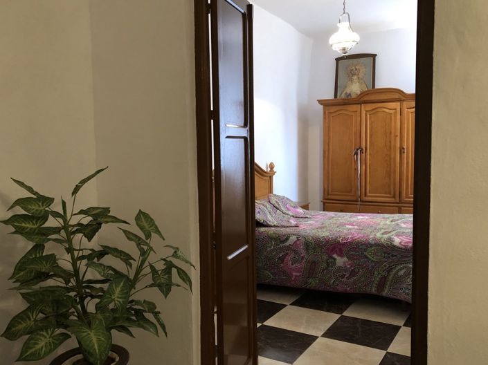 Image No.32-6 Bed Townhouse for sale