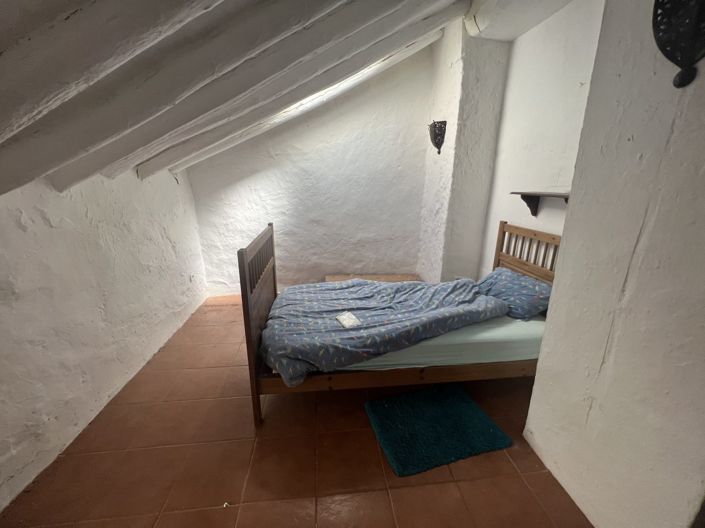 Image No.16-4 Bed Townhouse for sale