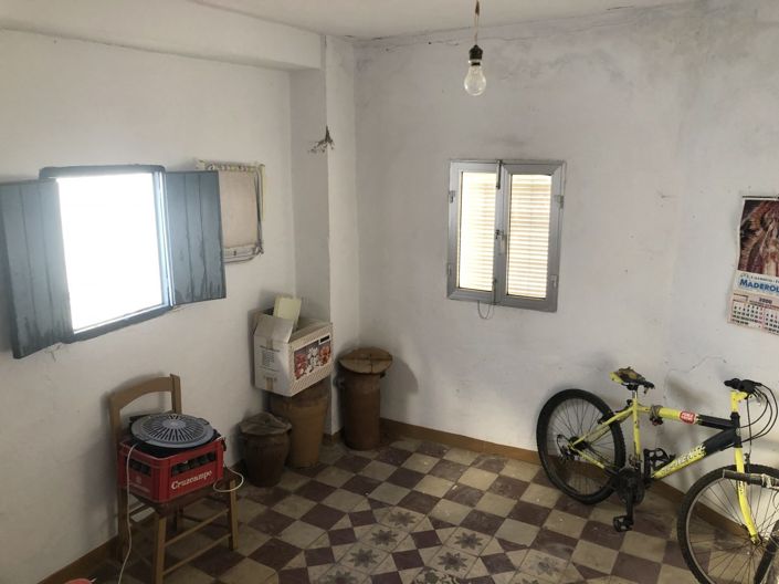 Image No.20-4 Bed Townhouse for sale