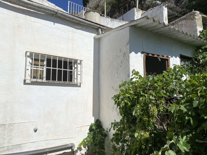 Image No.23-3 Bed Townhouse for sale