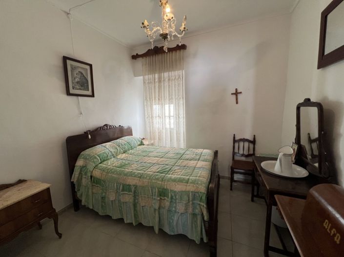 Image No.19-3 Bed Townhouse for sale