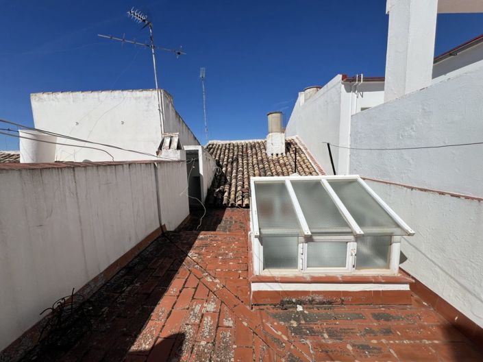 Image No.26-3 Bed Townhouse for sale