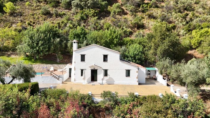 Image No.1-3 Bed Property for sale