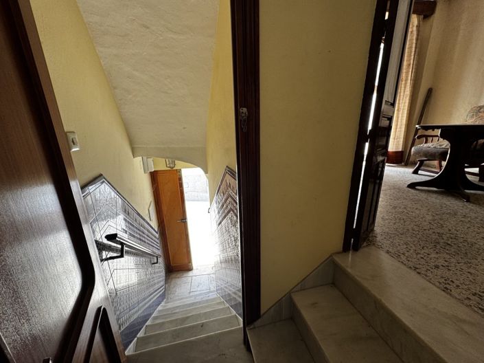 Image No.5-2 Bed Townhouse for sale