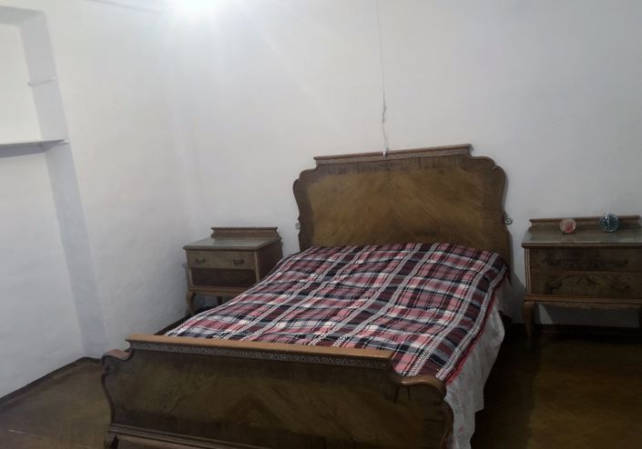 Image No.15-4 Bed Property for sale