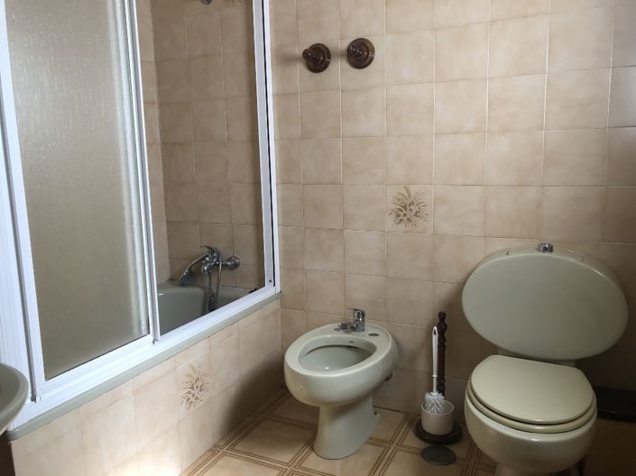 Image No.25-4 Bed Property for sale