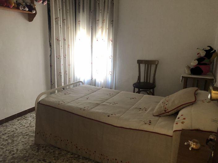 Image No.26-4 Bed Property for sale