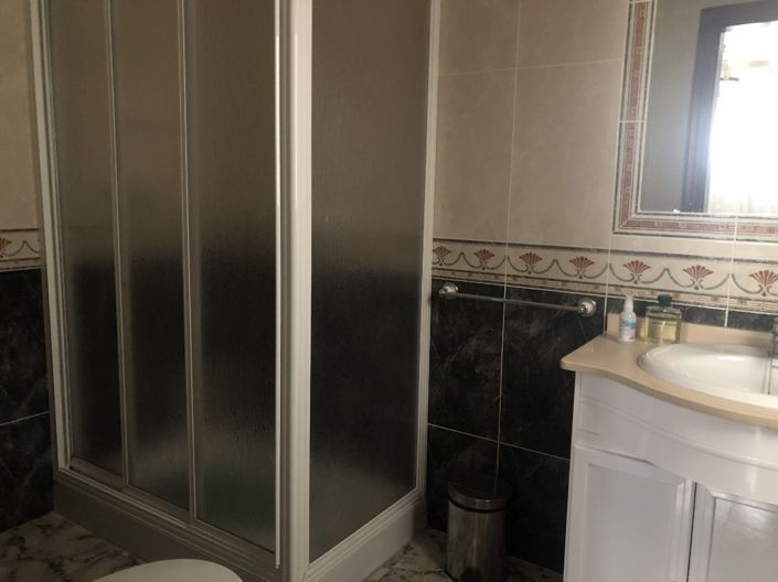 Image No.7-4 Bed Property for sale