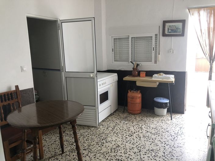 Image No.12-4 Bed Townhouse for sale