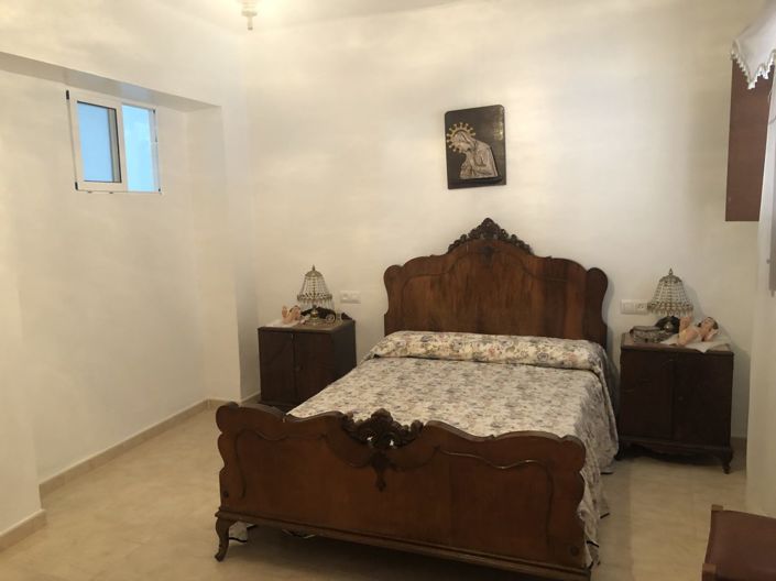 Image No.27-4 Bed Townhouse for sale