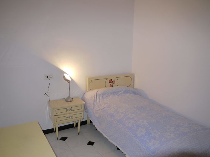 Image No.18-6 Bed Townhouse for sale